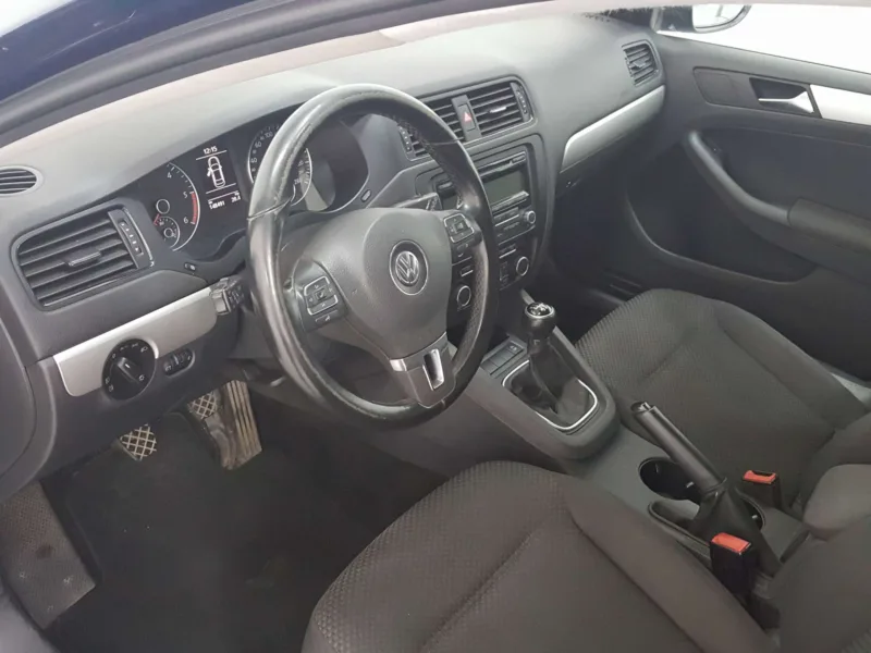 VOLKSWAGEN JETTA Diesel 2011 de segunda mano