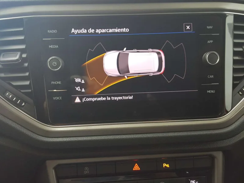 VOLKSWAGEN T-ROC Gasolina 2020 de segunda mano