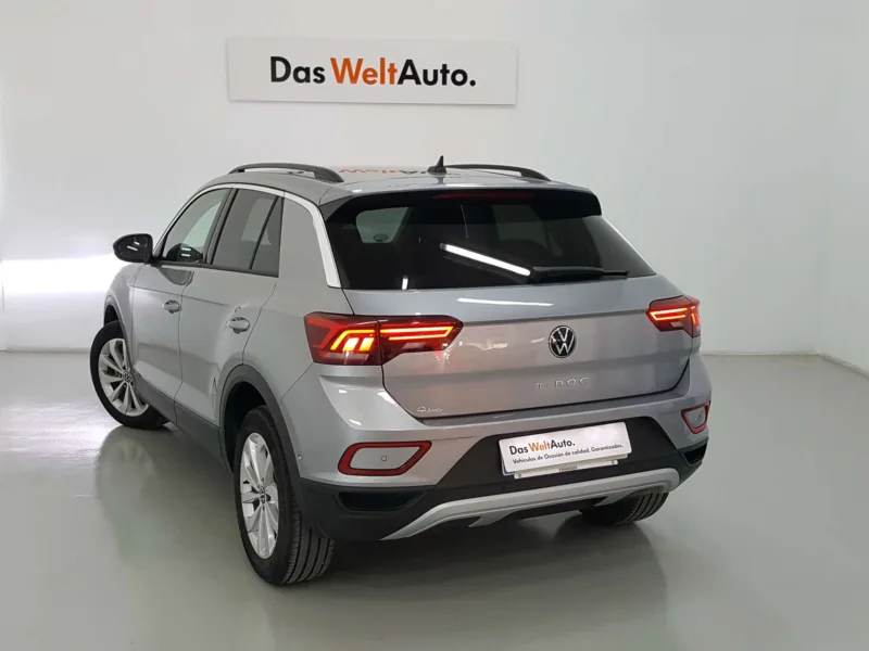 VOLKSWAGEN T-ROC Gasolina 2022 de segunda mano