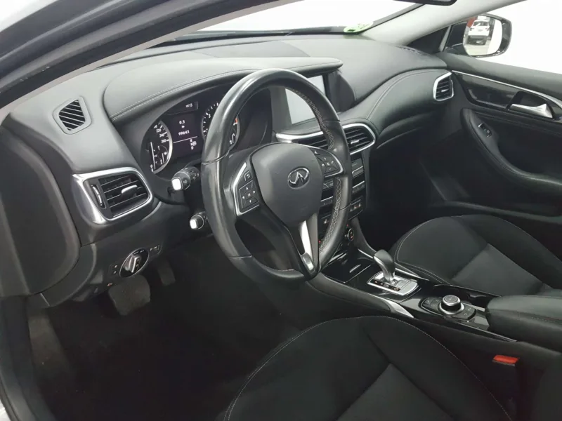 INFINITI Q30 Diesel 2017 de segunda mano en jaen