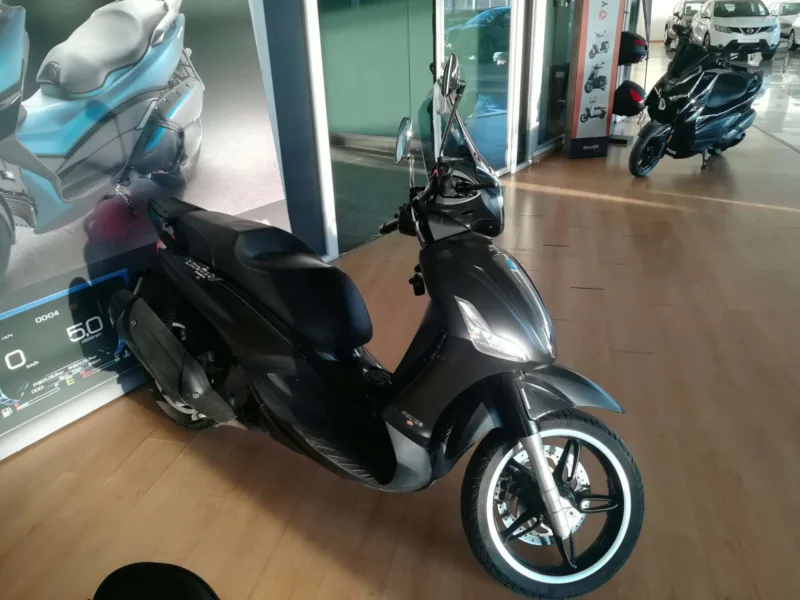 PIAGGIO BERVERLY Gasolina 2019 de segunda mano