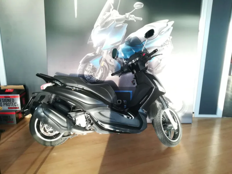 PIAGGIO BERVERLY Gasolina 2019 de segunda mano