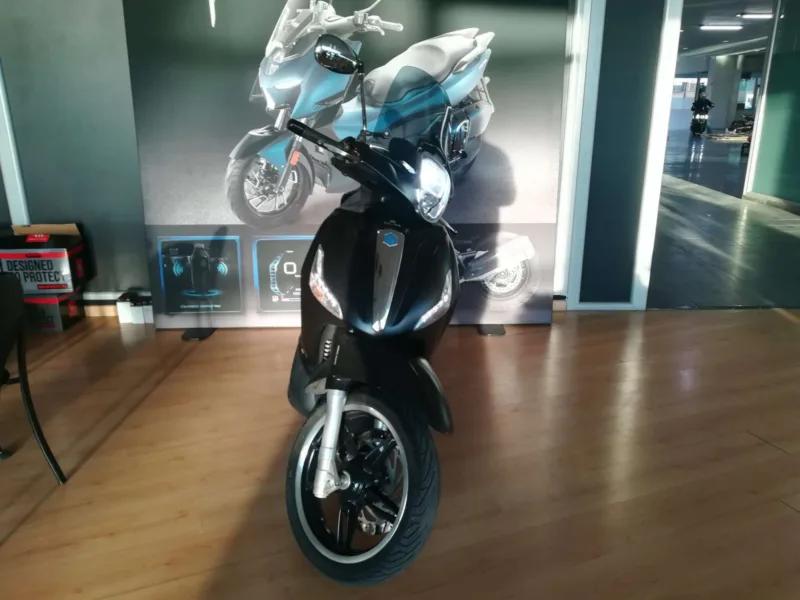 PIAGGIO BERVERLY Gasolina 2019 de segunda mano