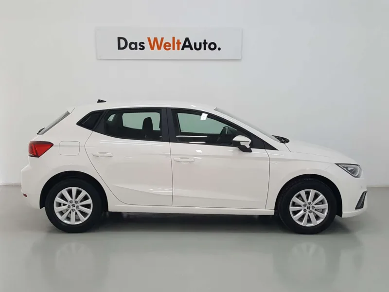 SEAT IBIZA Gasolina 2023 de segunda mano en jaen