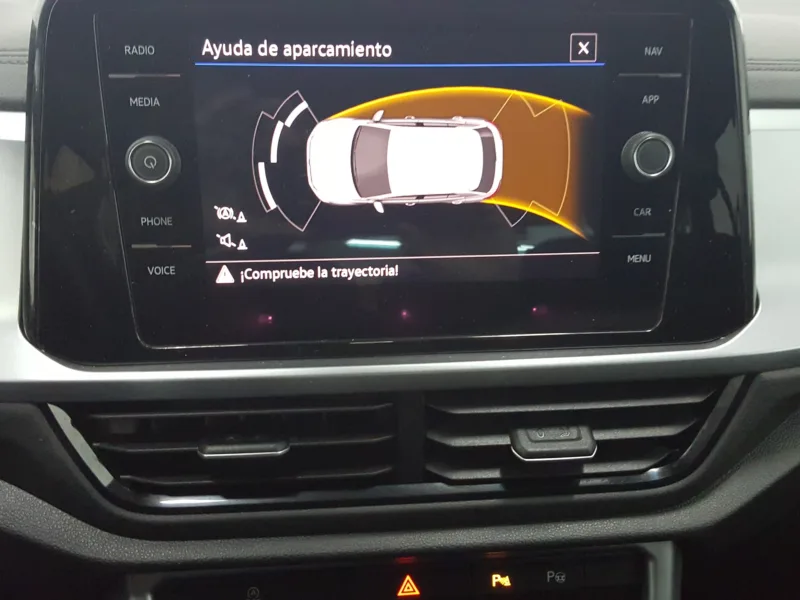 VOLKSWAGEN T-ROC Gasolina 2022 segunda-mano Jaén