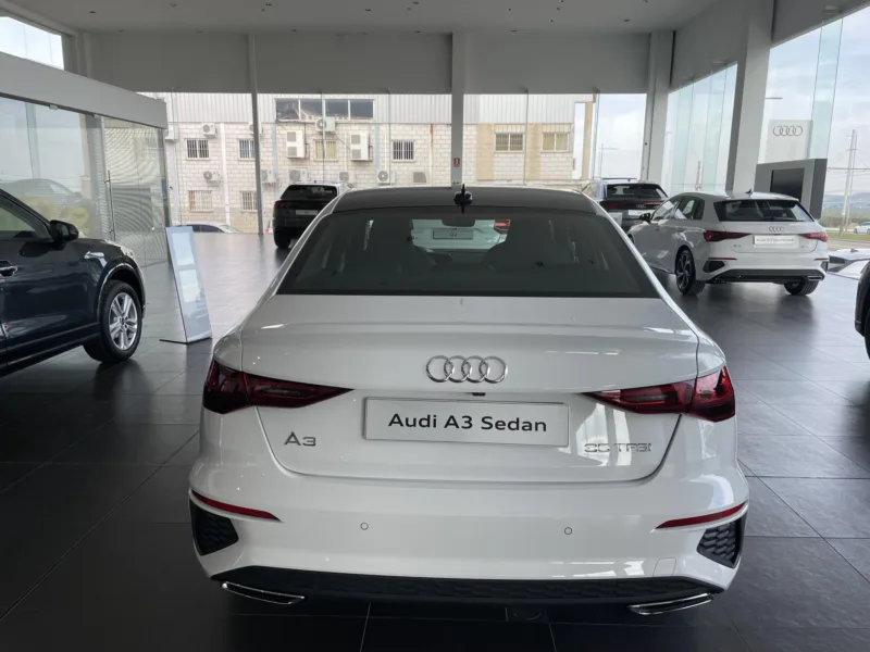 AUDI A3 SEDAN Gasolina nuevo entrega inmediata Jaén