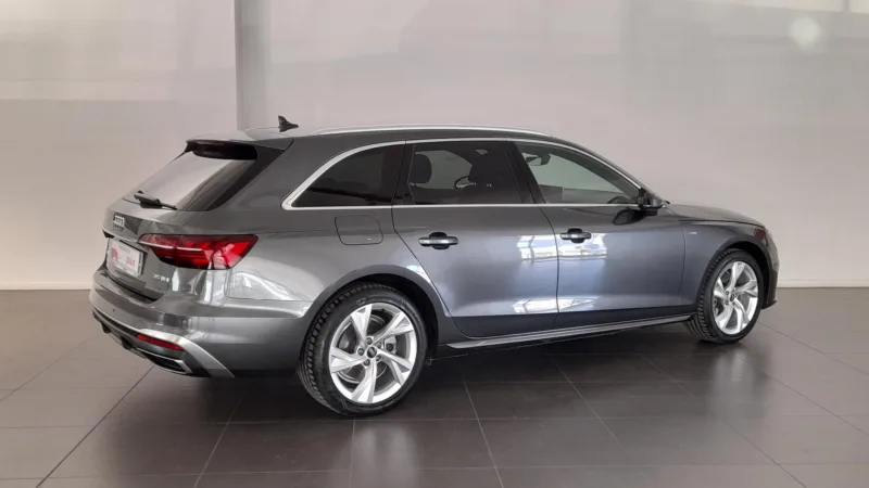 AUDI A4 AVANT Diesel 2023 segunda-mano Jaén