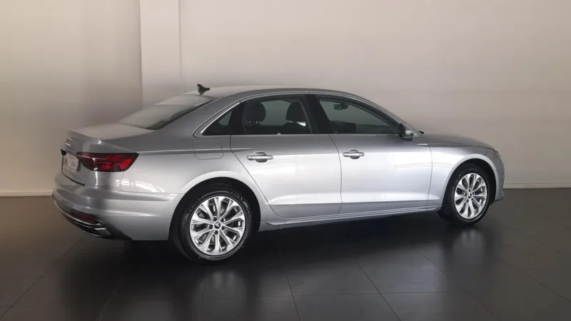 AUDI A4 Diesel 2022 segunda-mano Jaén