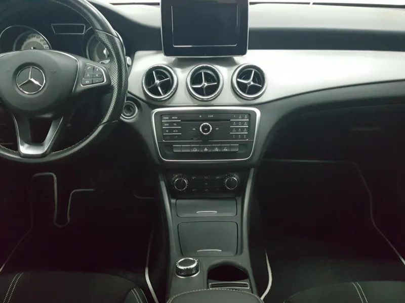 MERCEDES CLA 220 Diesel 2015 segunda-mano Jaén