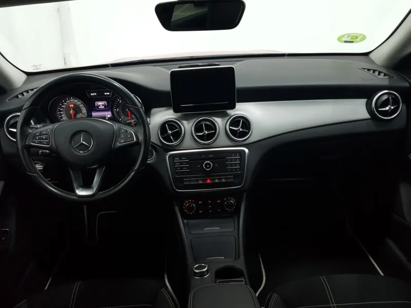 MERCEDES CLA 220 Diesel 2015 segunda-mano Jaén