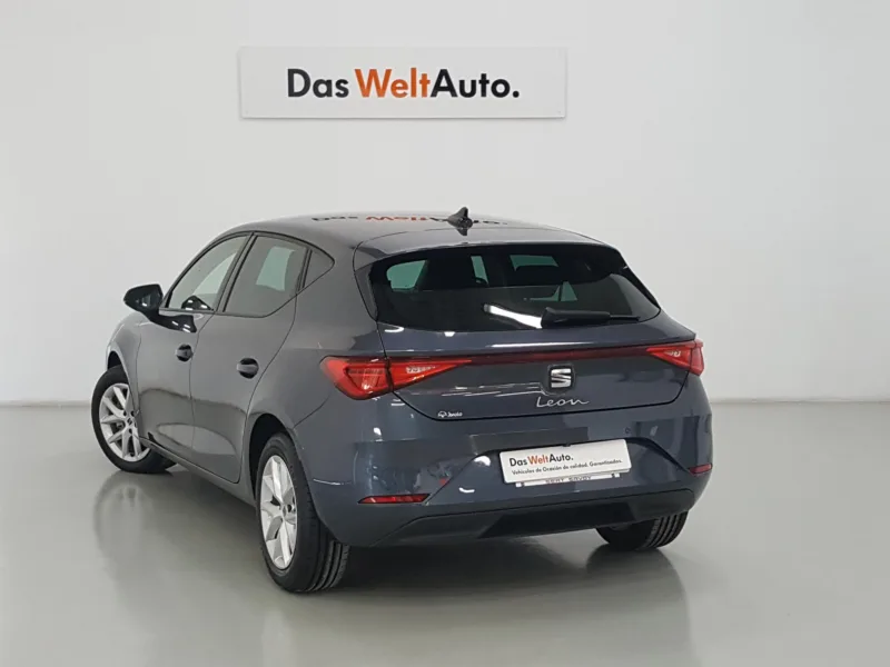 SEAT LEON Diesel 2021 segunda-mano Jaén