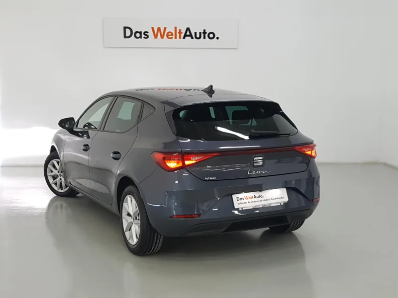 SEAT LEON Diesel 2021 segunda-mano Jaén