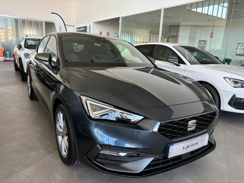 SEAT LEON FR Gasolina 2023 km 0 Jaén