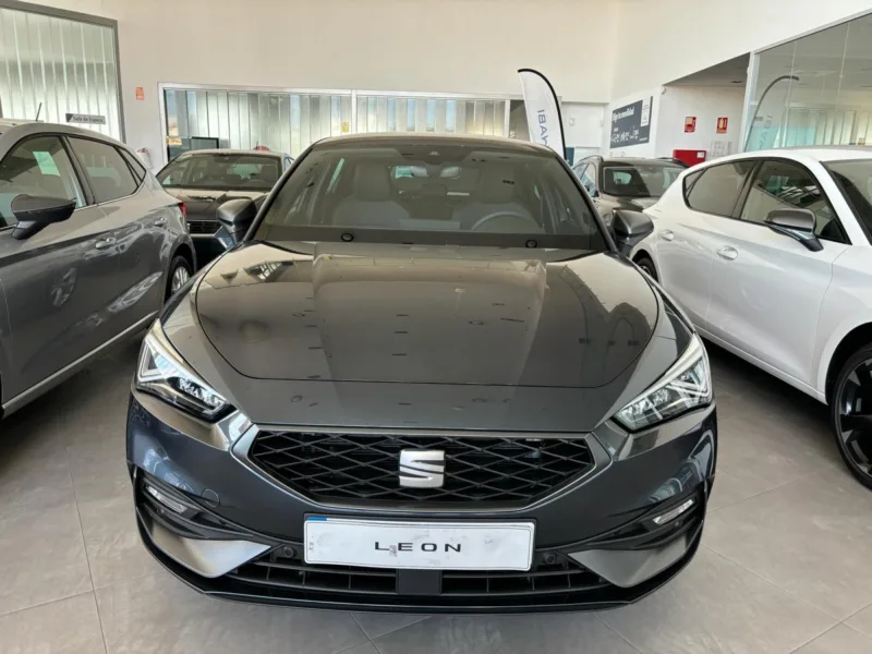 SEAT LEON FR Gasolina 2023 km 0 Jaén