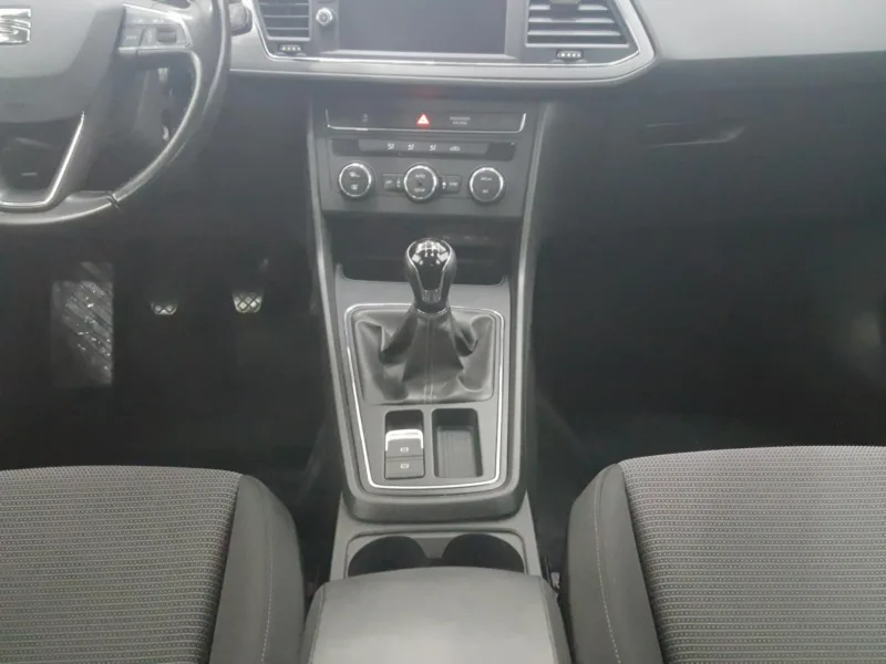 SEAT LEON Gasolina 2018 segunda-mano Jaén