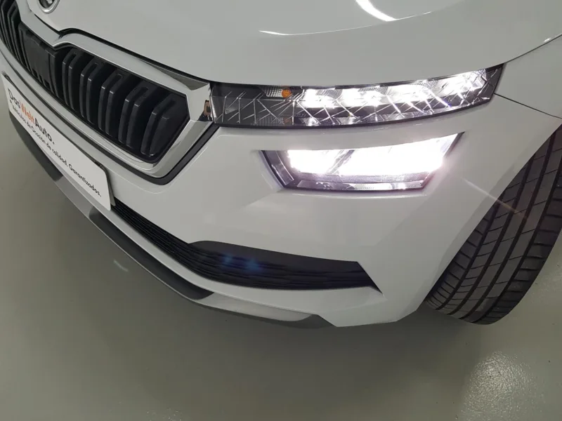 SKODA KAMIQ Gasolina 2023 segunda-mano Jaén