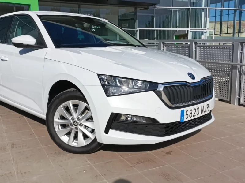 SKODA SCALA Gasolina 2023 km 0 Jaén