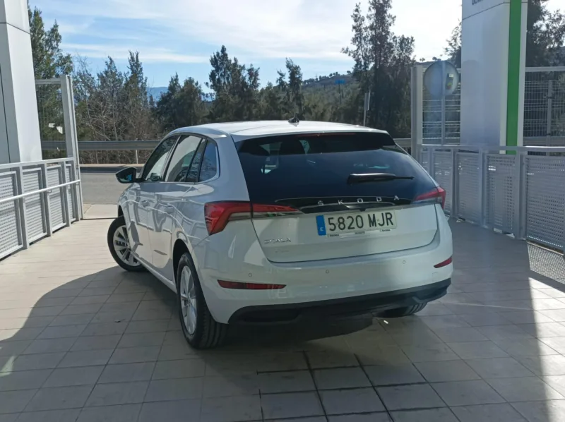 SKODA SCALA Gasolina 2023 km 0 Jaén