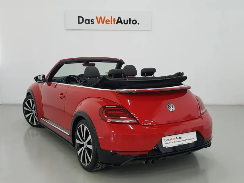 VOLKSWAGEN BEETLE CABRIO Diesel 2018 segunda-mano Jaén