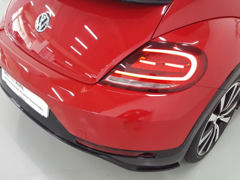 VOLKSWAGEN BEETLE CABRIO Diesel 2018 segunda-mano Jaén