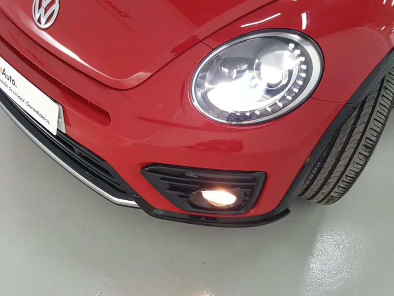 VOLKSWAGEN BEETLE CABRIO Diesel 2018 segunda-mano Jaén