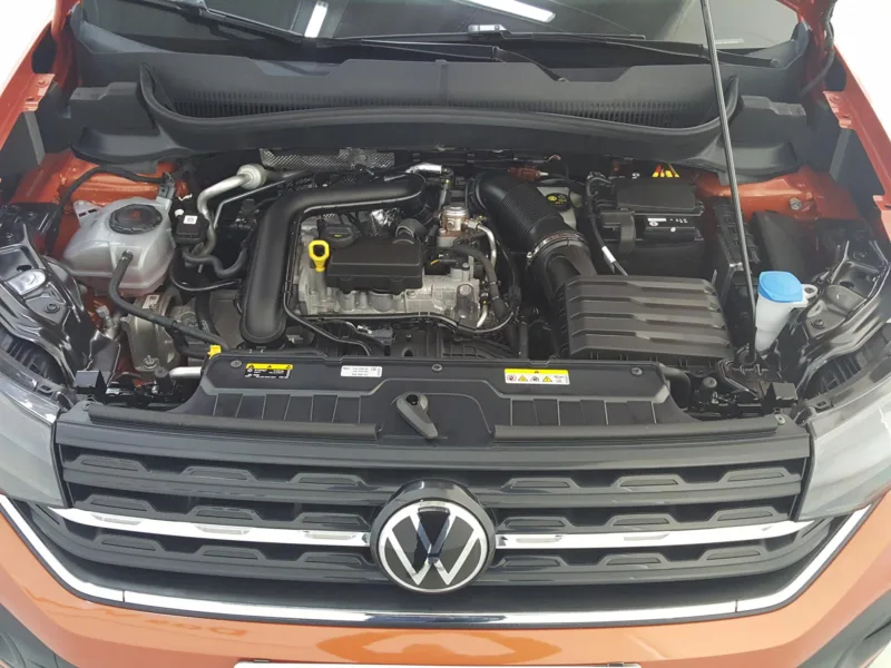 VOLKSWAGEN T-CROSS Gasolina 2022 segunda-mano Jaén