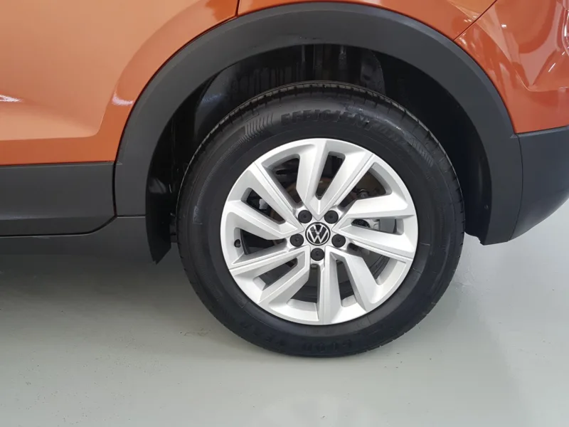 VOLKSWAGEN T-CROSS Gasolina 2022 segunda-mano Jaén