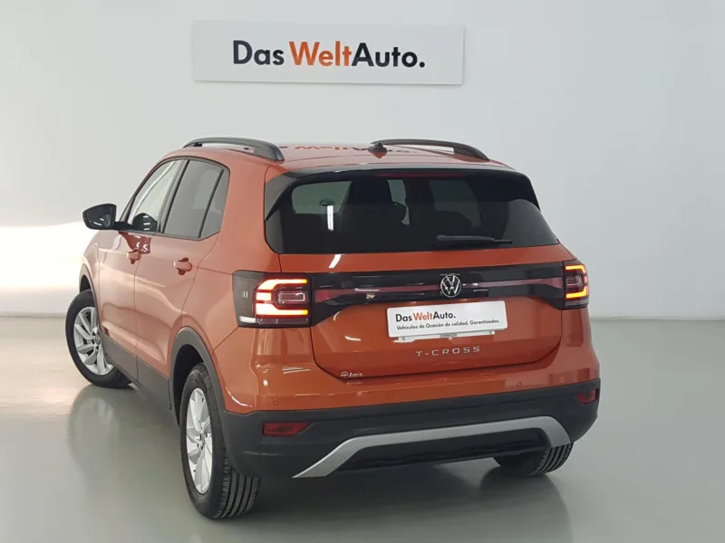 VOLKSWAGEN T-CROSS Gasolina 2022 segunda-mano Jaén