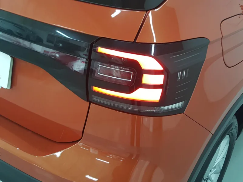 VOLKSWAGEN T-CROSS Gasolina 2022 segunda-mano Jaén