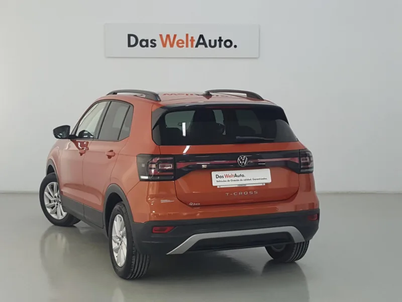 VOLKSWAGEN T-CROSS Gasolina 2022 segunda-mano Jaén