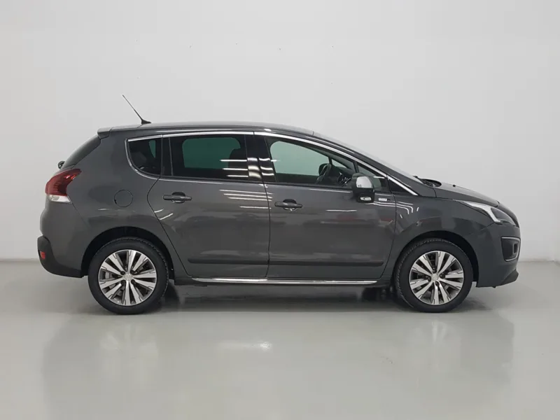 PEUGEOT 3008 Gasolina 2015 segunda-mano Jaén