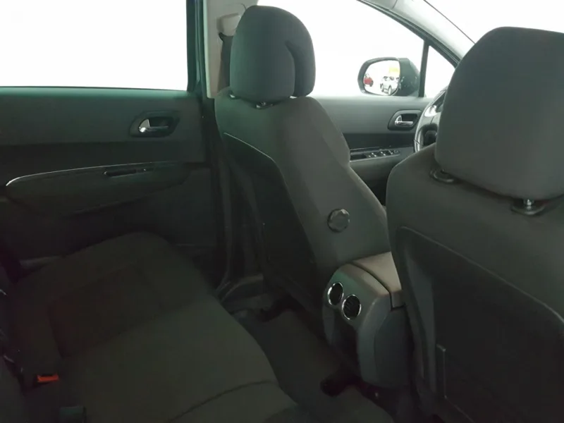 PEUGEOT 3008 Gasolina 2015 segunda-mano Jaén