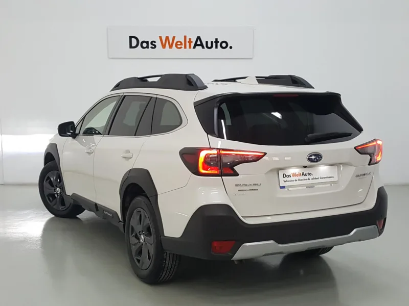 SUBARU OUTBACK Gasolina 2022 segunda-mano Jaén