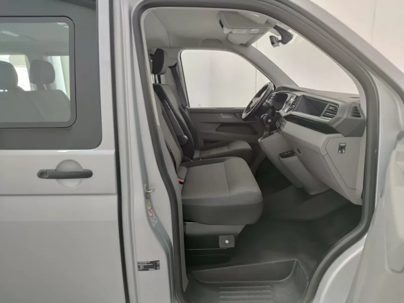 VOLKSWAGEN CARAVELLE Diesel 2023 km 0 Jaén