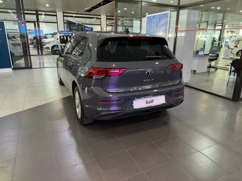 VOLKSWAGEN GOLF Diesel 2023 km 0 Jaén