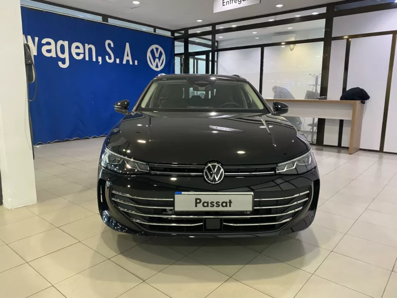 VOLKSWAGEN PASSAT Gasolina 2024 km 0 Jaén