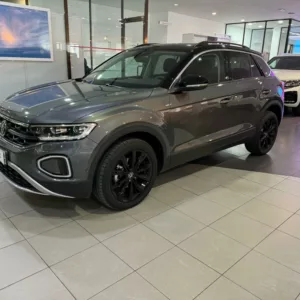 VOLKSWAGEN T-ROC Gasolina 2023 km 0 Jaén