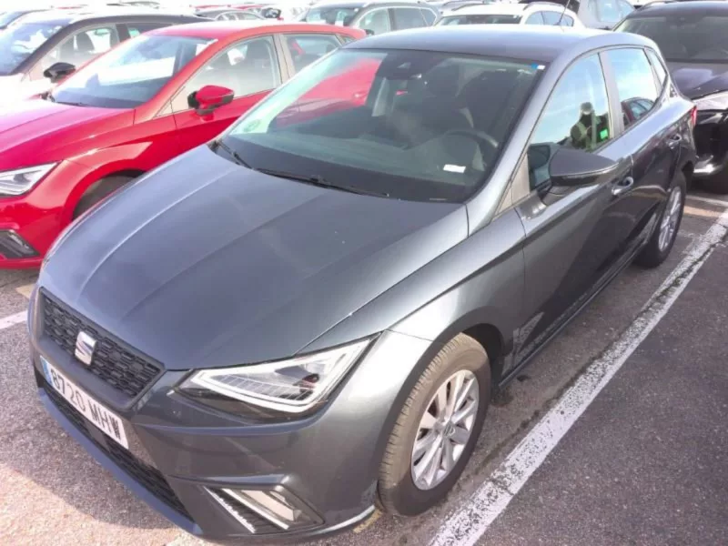 SEAT IBIZA Gasolina 2023 segunda-mano Jaén