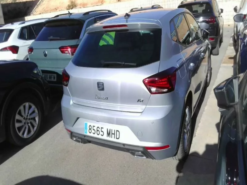 SEAT IBIZA Gasolina 2023 segunda-mano Jaén