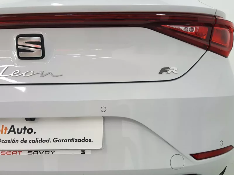 SEAT LEON Gasolina 2022 segunda-mano Jaén