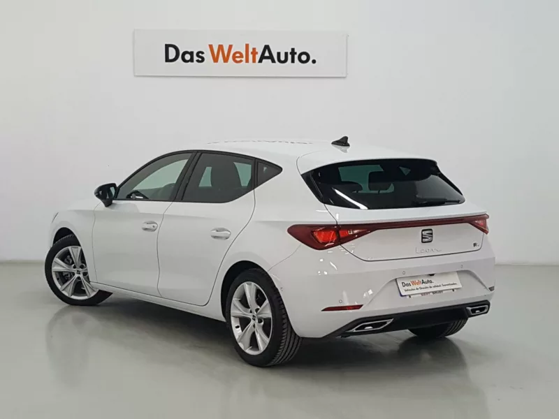 SEAT LEON Gasolina 2022 segunda-mano Jaén