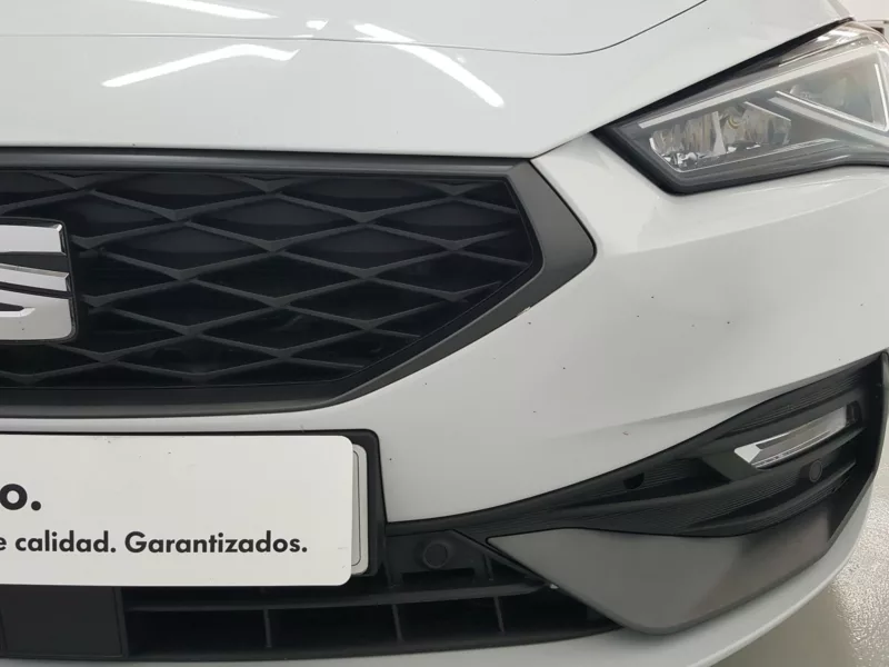 SEAT LEON Gasolina 2022 segunda-mano Jaén