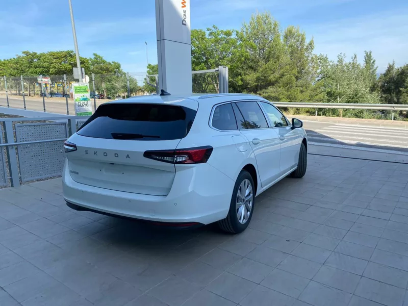 SKODA SUPERB COMBI Gasolina nuevo entrega inmediata Jaén