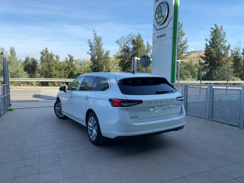 SKODA SUPERB COMBI Gasolina nuevo entrega inmediata Jaén