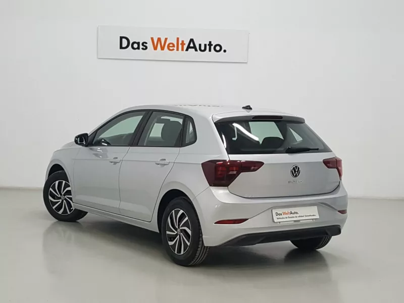 VOLKSWAGEN POLO Gasolina 2023 segunda-mano Jaén