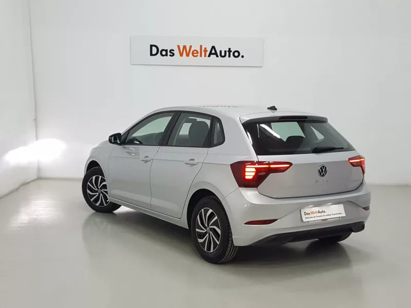 VOLKSWAGEN POLO Gasolina 2023 segunda-mano Jaén