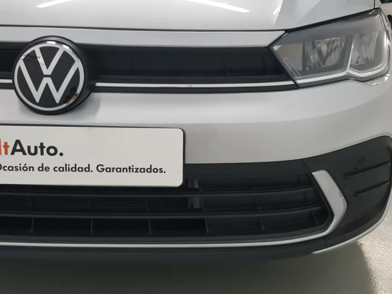 VOLKSWAGEN POLO Gasolina 2023 segunda-mano Jaén