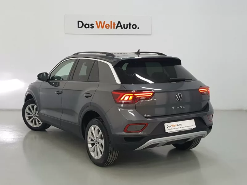 VOLKSWAGEN T-ROC Gasolina 2023 segunda-mano Jaén