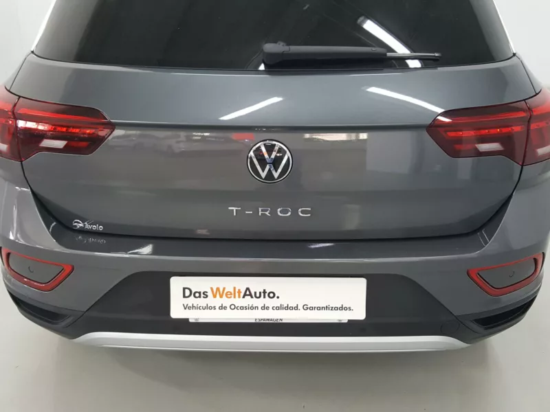 VOLKSWAGEN T-ROC Gasolina 2023 segunda-mano Jaén