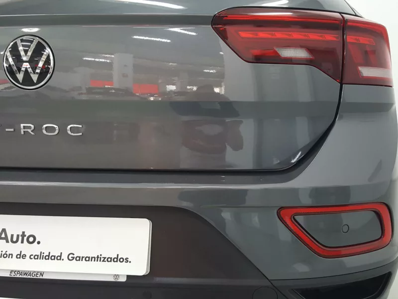 VOLKSWAGEN T-ROC Gasolina 2023 segunda-mano Jaén